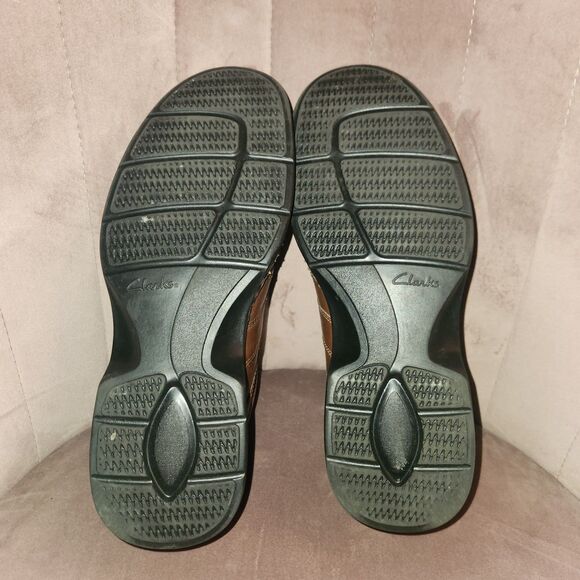 Clarks Shoes Sz 9.5 M Almond Toe Brown Derby Oxfords Leather Men 14885 - Picture 4 of 6